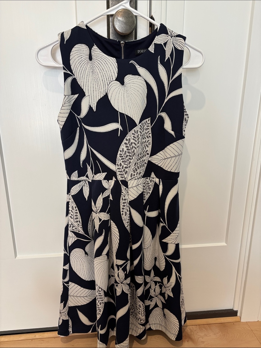 Roz & Ali Navy and White Sleeveless Floral Fit-and-Flare Midi Dress